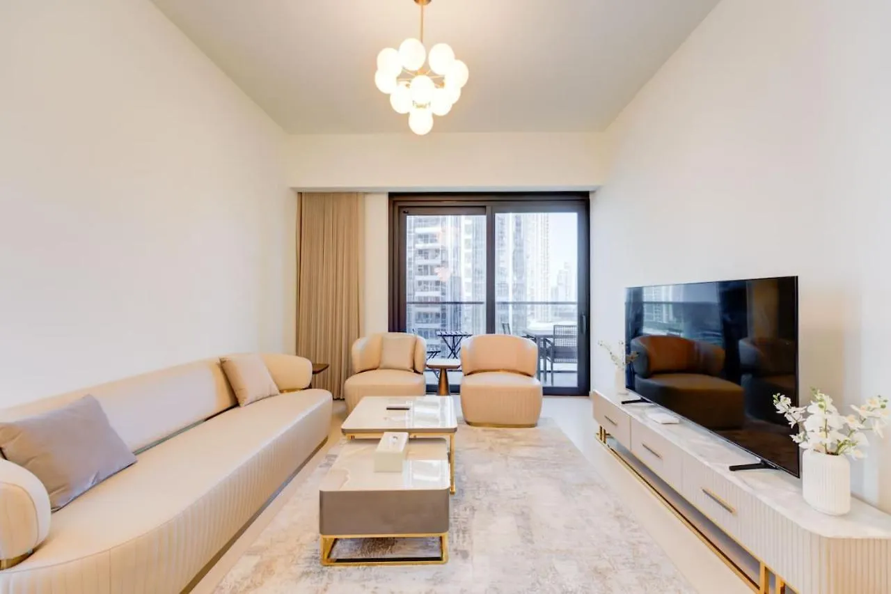 Stylish 2 Bed With Stunning Burj Khalifa View In Downtown Apartment Dubai